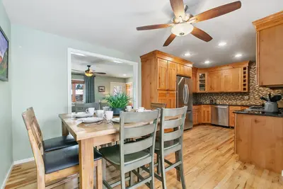 Image de The Rustic Retreat - Pet Friendly w/ Fenced Yard