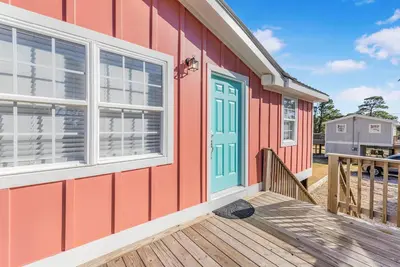 Image de 🐚Coral Sunset Cottage - Bay View Retreat🐚