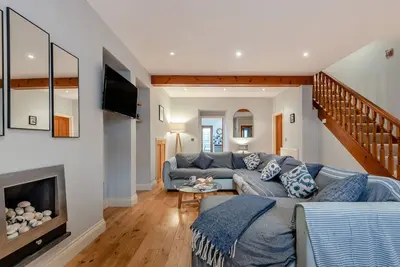 Image de The Burrows Cottage - Trois Chambres Maison, Couchages 6