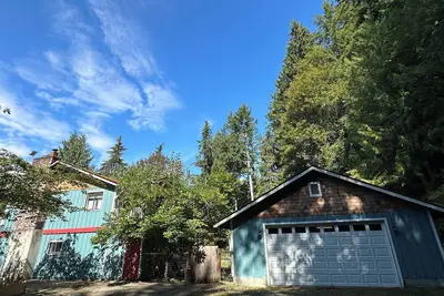 Image de Private wooded retreat cabin with hot tub in Seabeck