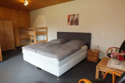 Image de Quadruple-Salle de bain privée séparée