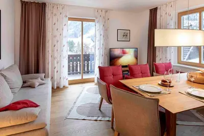 Image de Vacation apartment W8, 1 bedroom, 2 bedrooms, kitchen, shower bath Wc - Ferienhaus Hotel Post