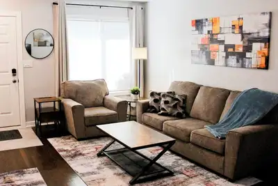 Image de Just Updated! Charming 3-bedroom 25 Minutes from Downtown Chicago!
