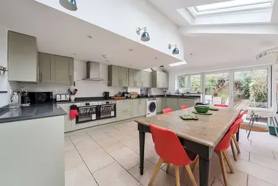 Image de Pass the Keys | Renovated 3br Garden Home - Central Oxford