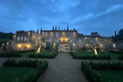 Image de Luxurious 5-bedroom villa in charming Cortona with panoramic views, Ac, WiFi