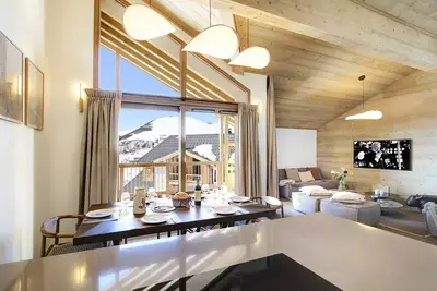 Image de Phob41 Schöne Wohnung auf der obersten Etage sehr geräumig und hell, Fuß der Strecke