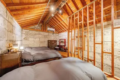 Image de Vintage barn with Bbq, Projector & Fresh Veggies