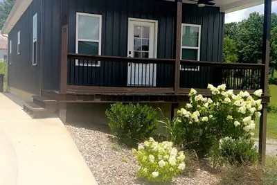 Image de Charming Cabin located within miles of Dale Hollow Lake State Park-Cabin#1