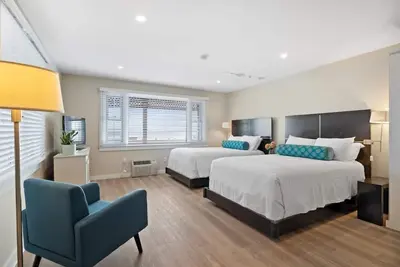 Image de Oceanfront Getaway | 2 Double Beds & Kitchenette