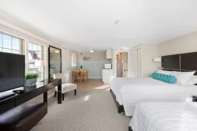 Image de Oceanview 2 Double Bed Unit with Shared Deck