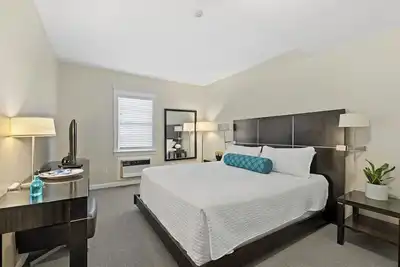 Image de Spacious 2-Bedroom King Suite - Comfort & Style | Sleeps 5