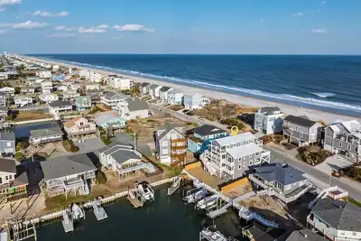 Image de New! Steps to beach, Ultra Premium, Free Early Check-in, Kayaks, Hot Tub,
