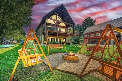 Image de Riverside Bliss - 9min to Dollywood + Riverfront! + Kayaks/Tubes + Game Room