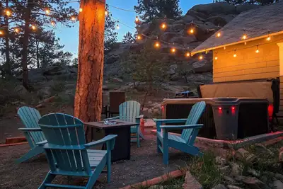 Image de Steps to Estes Lake: Mtn-View Hideaway w/ Hot Tub!