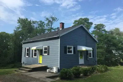 Image de Historic Schoolhouse - Private Yet Central minutes from 480 and the Turnpike