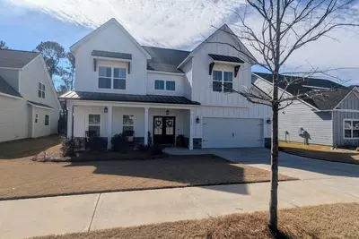Image de Modern Farmhouse with Pool Oasis 10 miles from Augusta National