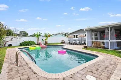 Image de 4bd w/ Heated Pool, Game Room & Bbq - Beach Nearby