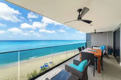 Image de Allure 502. A stunning 2 Bedroom Beachfront Condo \nwith Breathtaking Ocean Views