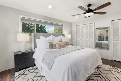 Image de Charming Family-Friendly Home Just Minutes from the Beach!
