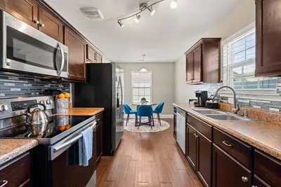 Image de The Savannah Retreat-4br/2. 5 Ba Home In Charming Savannah