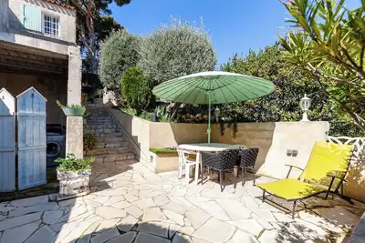 Image de Appartement 'Le Repaire' avec vue sur montagne, terrasse et jardin partagés