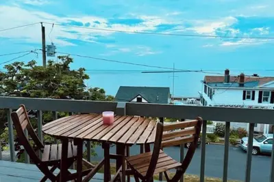 Image de Experience coastal living! This home features water views on every level.