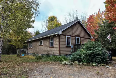 Image de Tiny Home, Big Character. Close to Town, Lake, and Trails! Pet-Friendly!