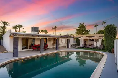 Image de Scottsdale Pool House | Pool, Game Room, & OldTown Location