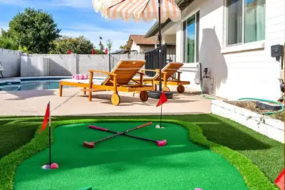 Image de Spacious Boho Paradise + Heated Pool & Hot Tub + Family Friendly + Pool & Arcade