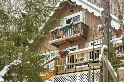 Image de New England Lake View Chalet near Downtown Wilmington & Mt Snow l Pet Friendly