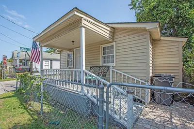 Image de Prime Location! Cozy & Convenient Stay in Charleston