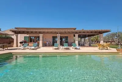 Charming finca with large pool and garden in Santanyi for up to 8 persons