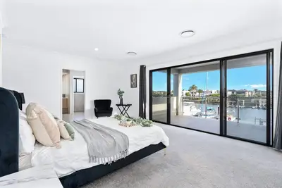 Image de Waterfront relaxing stay