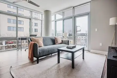 Image de Ideal Bethesda 2br w/ Gym, Games & Pool, walk to Metro, by Blueground