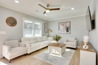 Image de 17 Mi to Dtwn: Family Home in North Charleston