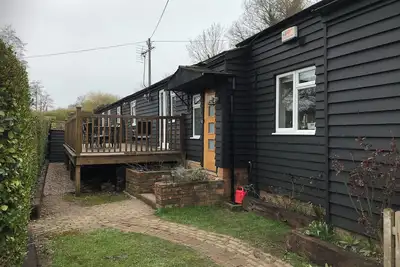 Bridge House - Sleeps 3 generations in comfort, close to beach in Pett Level