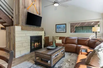 Image de East Vail Easy - Steps To Bus - Pool & Hot Tub!