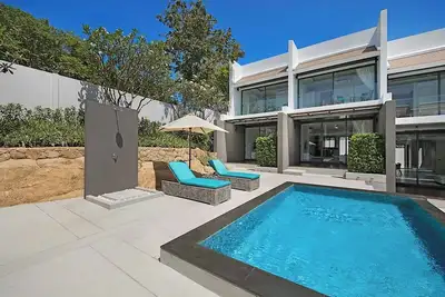 Image de Modern 2-Br townhouse walking distance to the beach