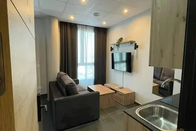 Image de Elegant Studio with Digital Keyless Access 4. 3