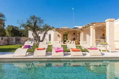 Image de Joli appartement avec climatisation, Wifi, piscine privée, Tv et véranda, près de Ostuni