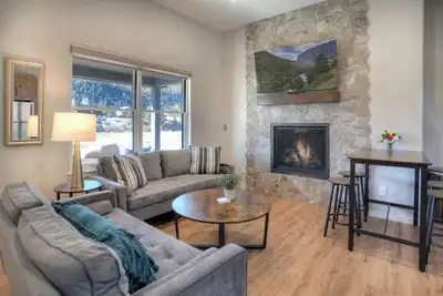 Image de New Listing! Newly Constructed Home-Ac-River Views-Easy Ski Access