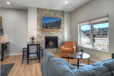 Image de New Listing! Newly Constructed Home - Cozy Interior - Drive to Wolf Creek Ski