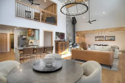 Image de New Listing! Riverfront Retreat | Mountain Views | Large Deck | Golf or Ski