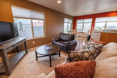 Image de 406 Etolin Way - 2 Bedroom, 1 Bathroom, Located Downtown