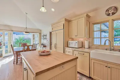 Image de Custom built 3 bedroom, 2 bath home in a quiet, yet convenient location!
