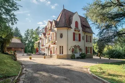 Image de Homerez - Villa spacieuse avec piscine à Saint-Gence