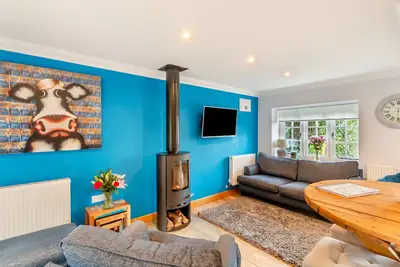 Image de The Dog and Trout - Deux Chambres Maison, Couchages 4