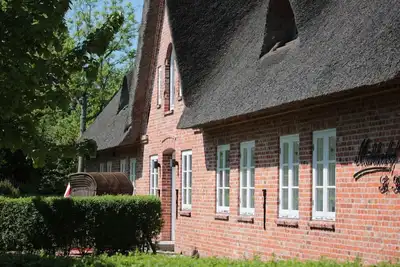Image de Reetdachanlage Mühlenhof 1 - Holiday apartment \"Mühlenhof 1\"