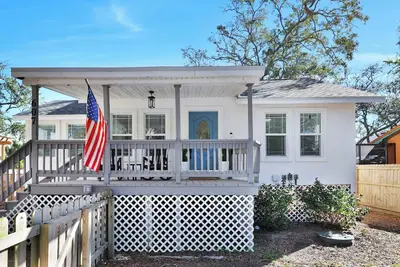 Image de Captain’s Cottage walking distance to Vilano Beach