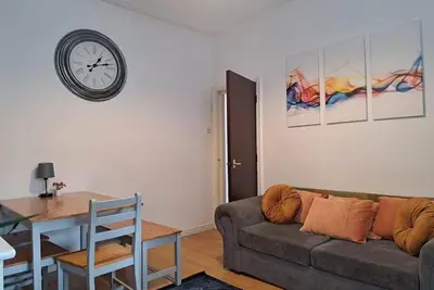Image de Big Practical House in Derby – Perfect for Contractors